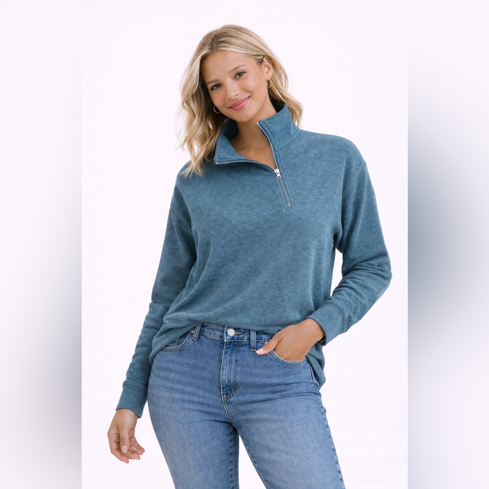 REITMANS HYBA Women's Teal fleece top - size M